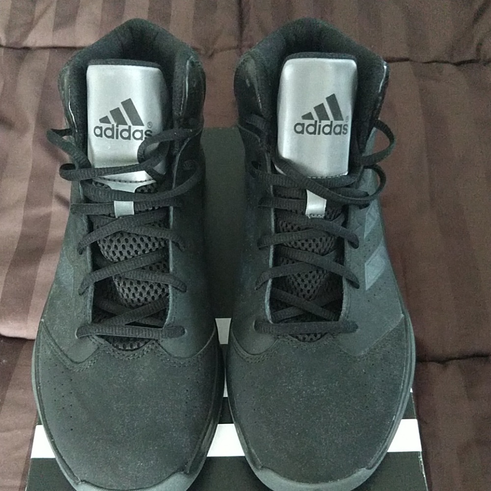 Adidas Isolation 2 Basketball Shoes